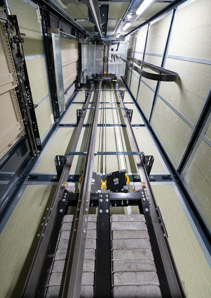 Sutton-Bonnington-Universiity-North-Lab-Lift-Installation.38
